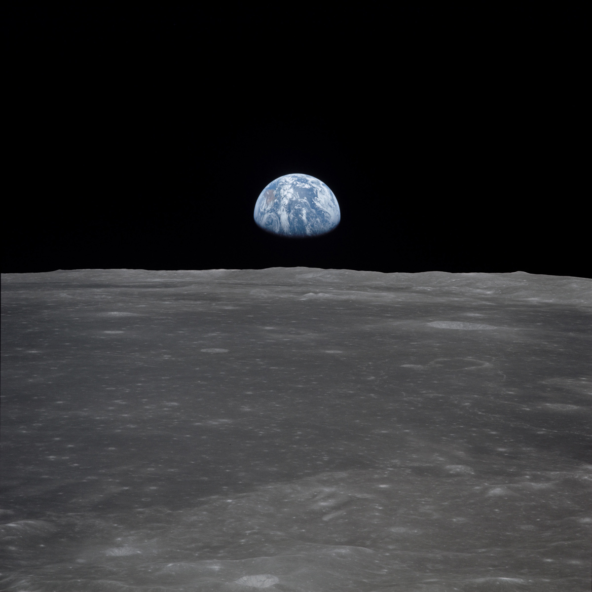 The Phases of Earth as Seen from the Moon