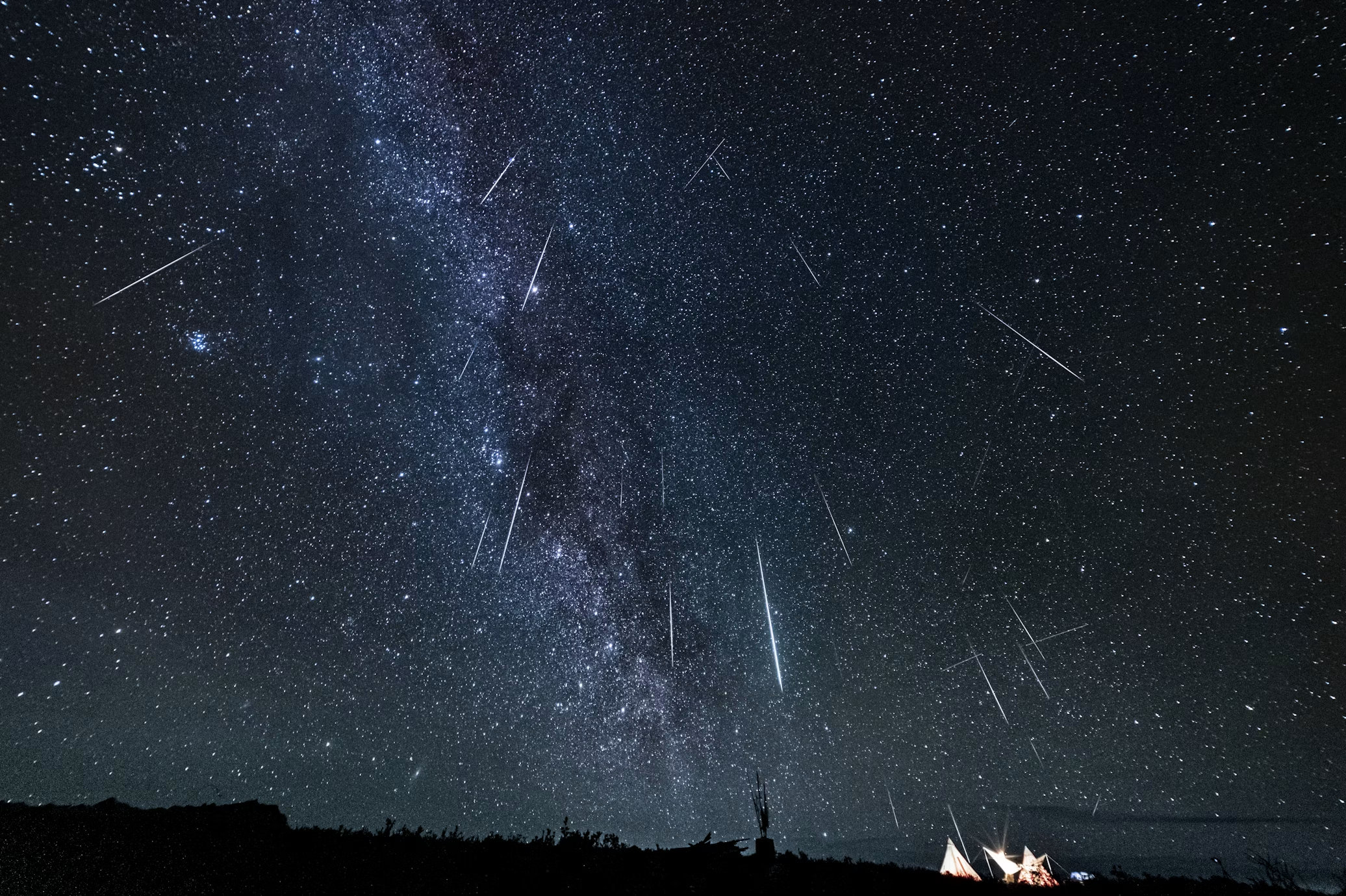 流星雨为何总能如约而至？从一粒太空尘埃说起